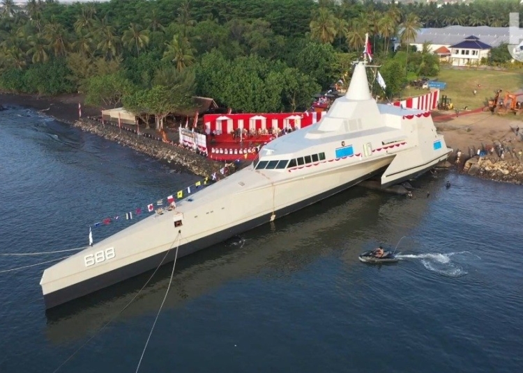 TNI AL Launching KRI Golok, Kapal Cepat Rudal Asli Buatan ...